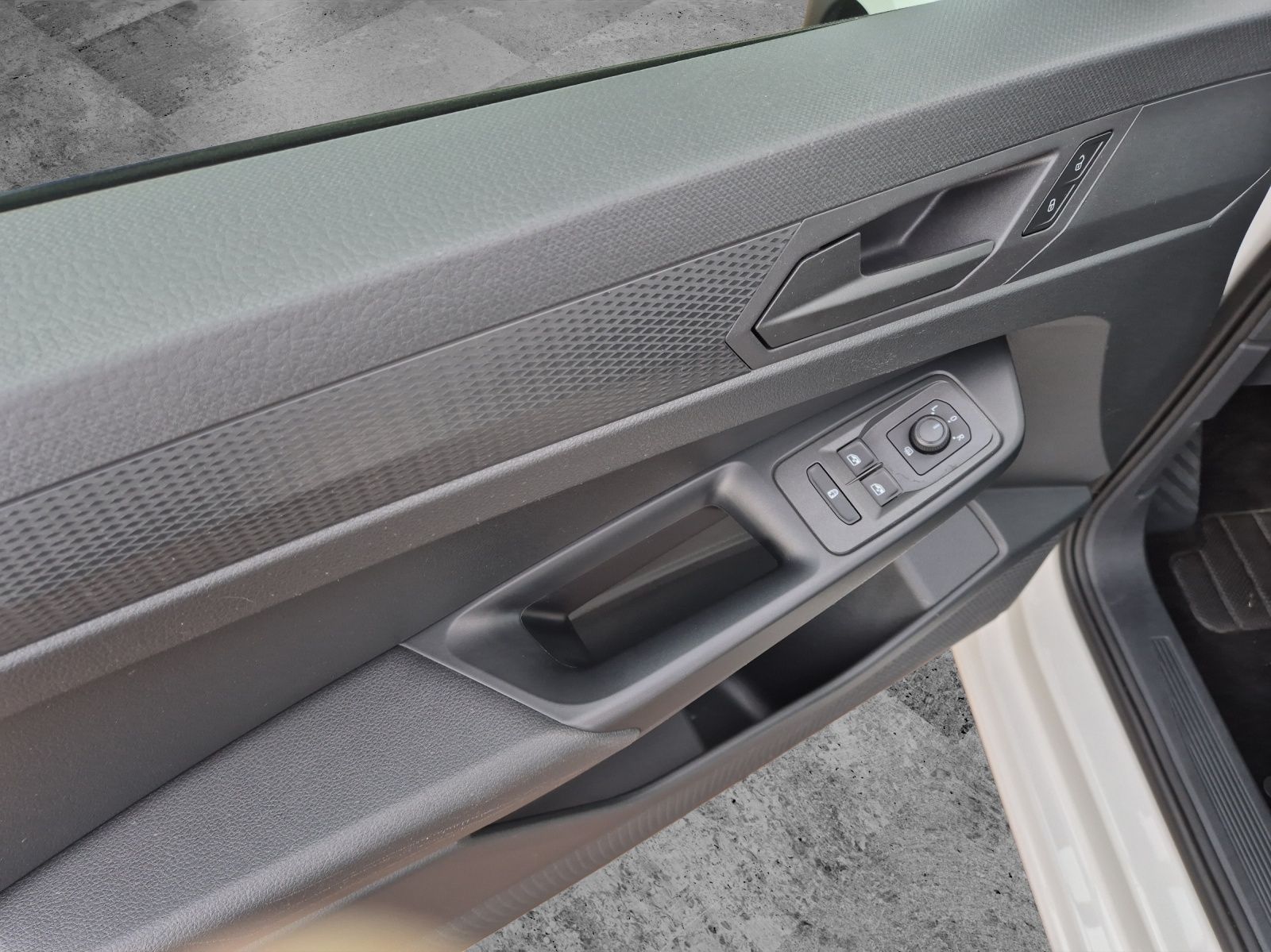 Fahrzeugabbildung Volkswagen Caddy Kombi TDI EcoProfi Klima SH
