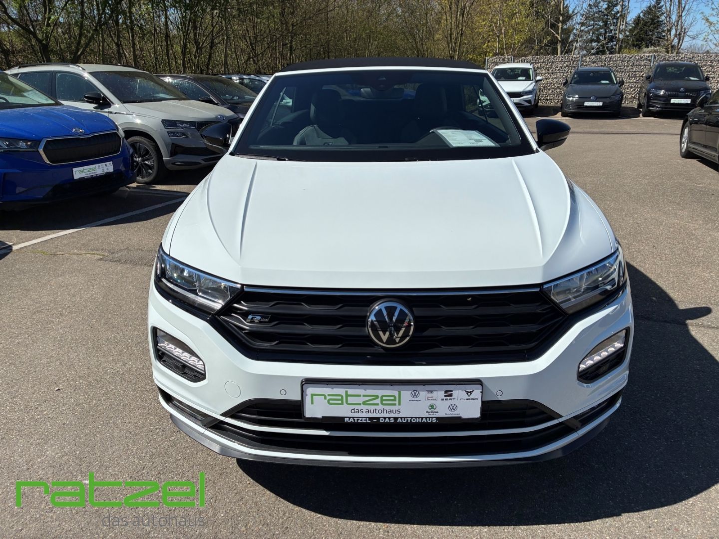 Fahrzeugabbildung Volkswagen T-Roc Cabriolet R-Line 1.5 TSI DSG Navi App Conn