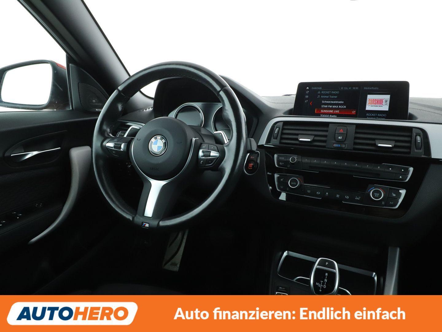 BMW 220i M Sport Aut.*NAVI*LED*PDC*TEMPO*SHZ*ALU*