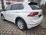 Volkswagen Tiguan 2.0 TSI R-Line OPF 140kW DSG 4MOT - Volkswagen Tiguan: 140