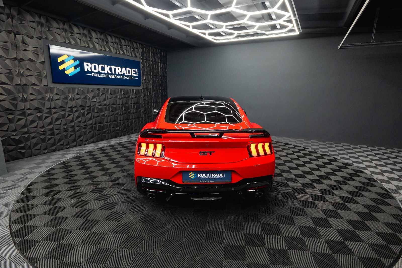 Fahrzeugabbildung Ford Mustang Fastback 5.0 TiVCT V8 Dark Horse PREMIUM