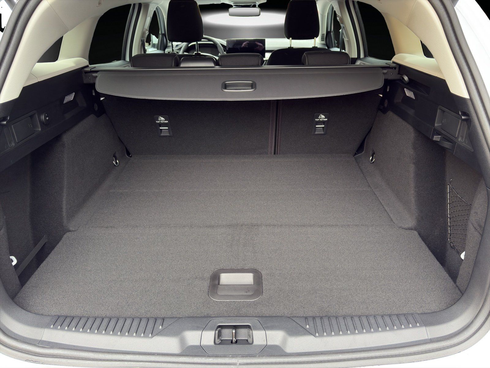 Fahrzeugabbildung Ford Focus Turnier Titanium Edition Fahrer Pak. Win.P