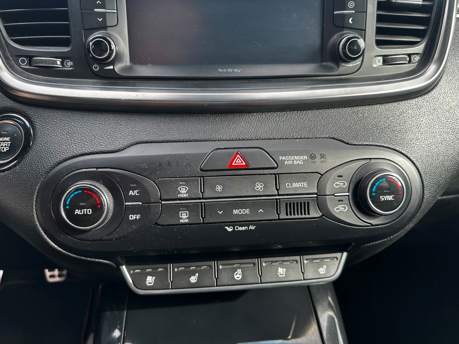Fahrzeugabbildung Kia Sorento Spirit 4WD Leder Klimaaut.