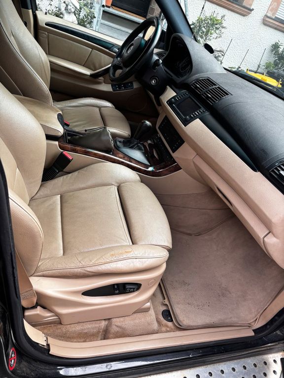 Image of BMW X5