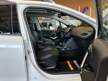Peugeot 2008 Allure *Pano*Xenon*Navi*