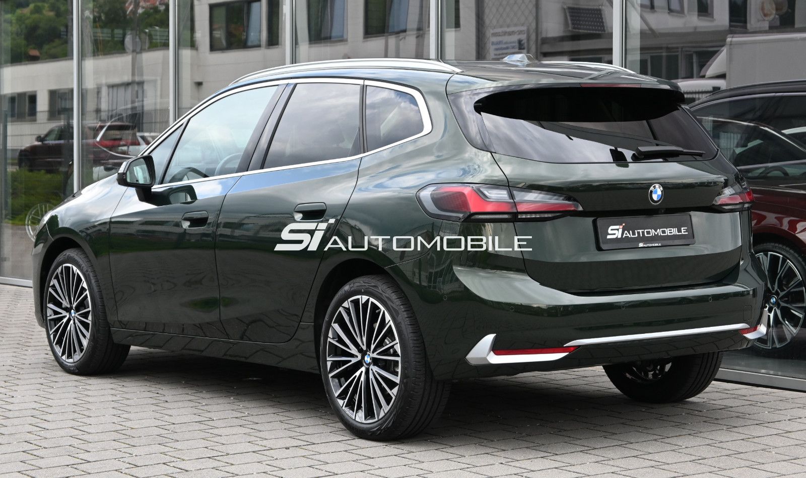 Fahrzeugabbildung BMW 223d xDr Active Tourer Luxury °ACC°HUD°PANO°360°
