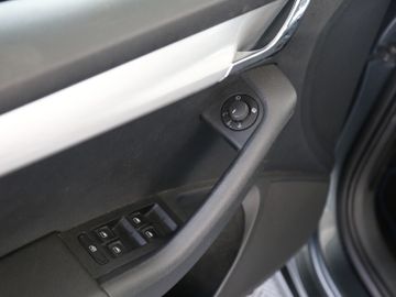 Skoda Octavia COMBI EDITION XENON PDC ANHÄNGERKUPPLUNG