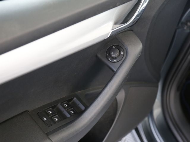 Skoda Octavia COMBI EDITION XENON PDC ANHÄNGERKUPPLUNG