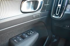 Fahrzeugabbildung Volvo XC40 T4 Autom. R-Design*RFK*H&K*PANO