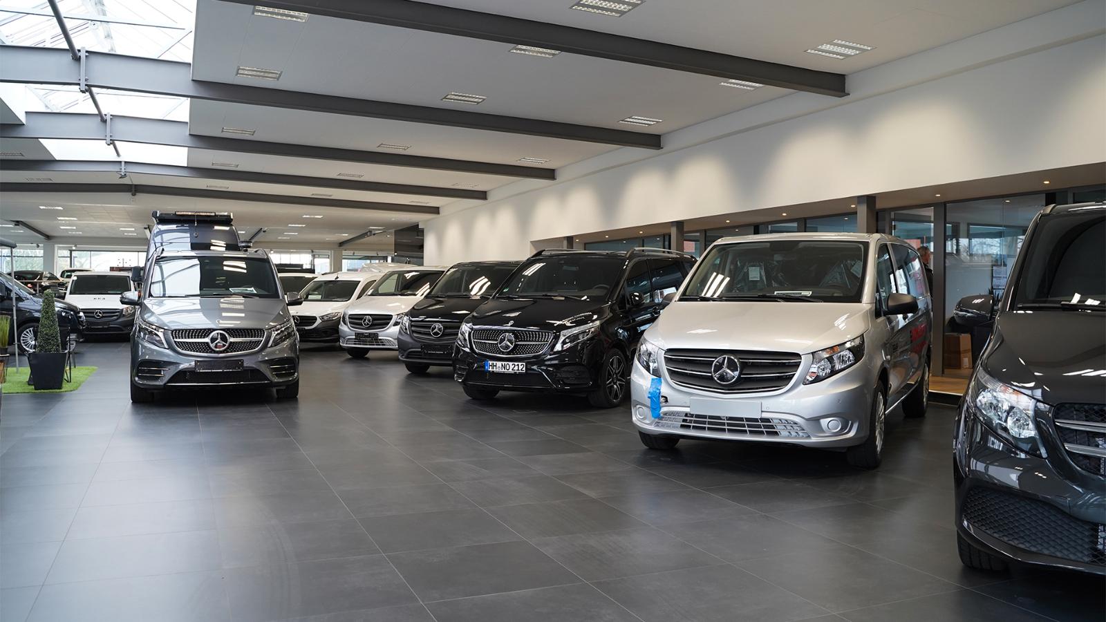 showroom-image-top