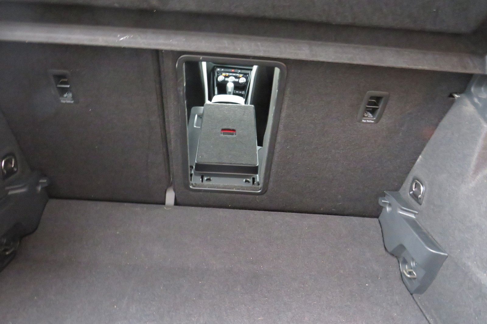 Fahrzeugabbildung Volkswagen T-Roc Sport DSG NAVI 18`SITZH. PDC DIGITAL-COCKP