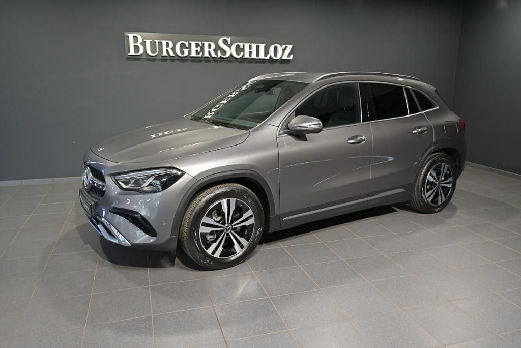 MERCEDES-BENZ GLA 220 4MATIC AHK/MULTIB./WINTER/360C