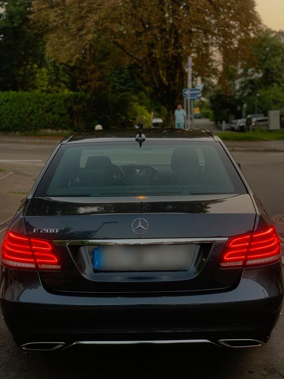 Mercedes-Benz E 200