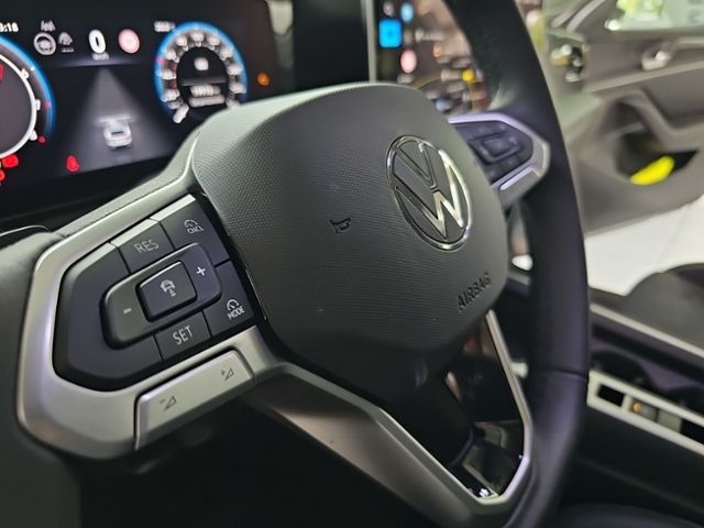 Fahrzeugabbildung Volkswagen Passat 1.5 TSI DSG Business LED NAVI SHZ AHK GJR