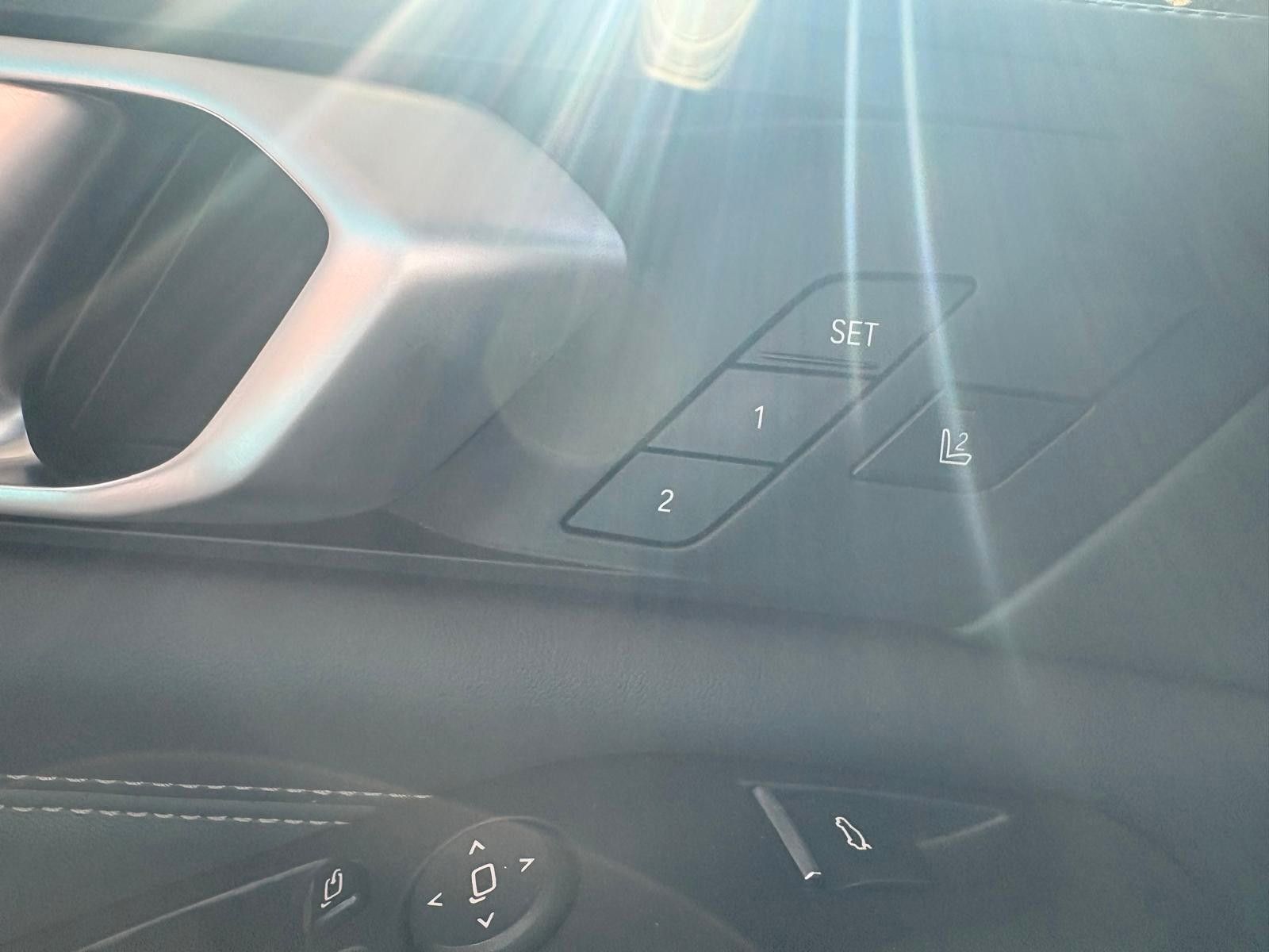 Fahrzeugabbildung BMW X5  M50D,SKYLOU;22,LASER,HUD,PANO;