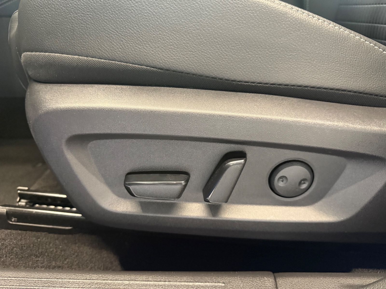 Fahrzeugabbildung Nissan Qashqai Tekna MHEV Autom.;Headup,Leder,17.136 km