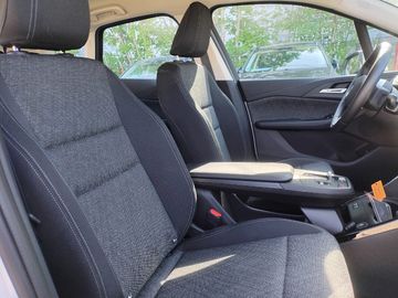 BMW 220i Active Tourer DAB LED Komfortzg. Shz