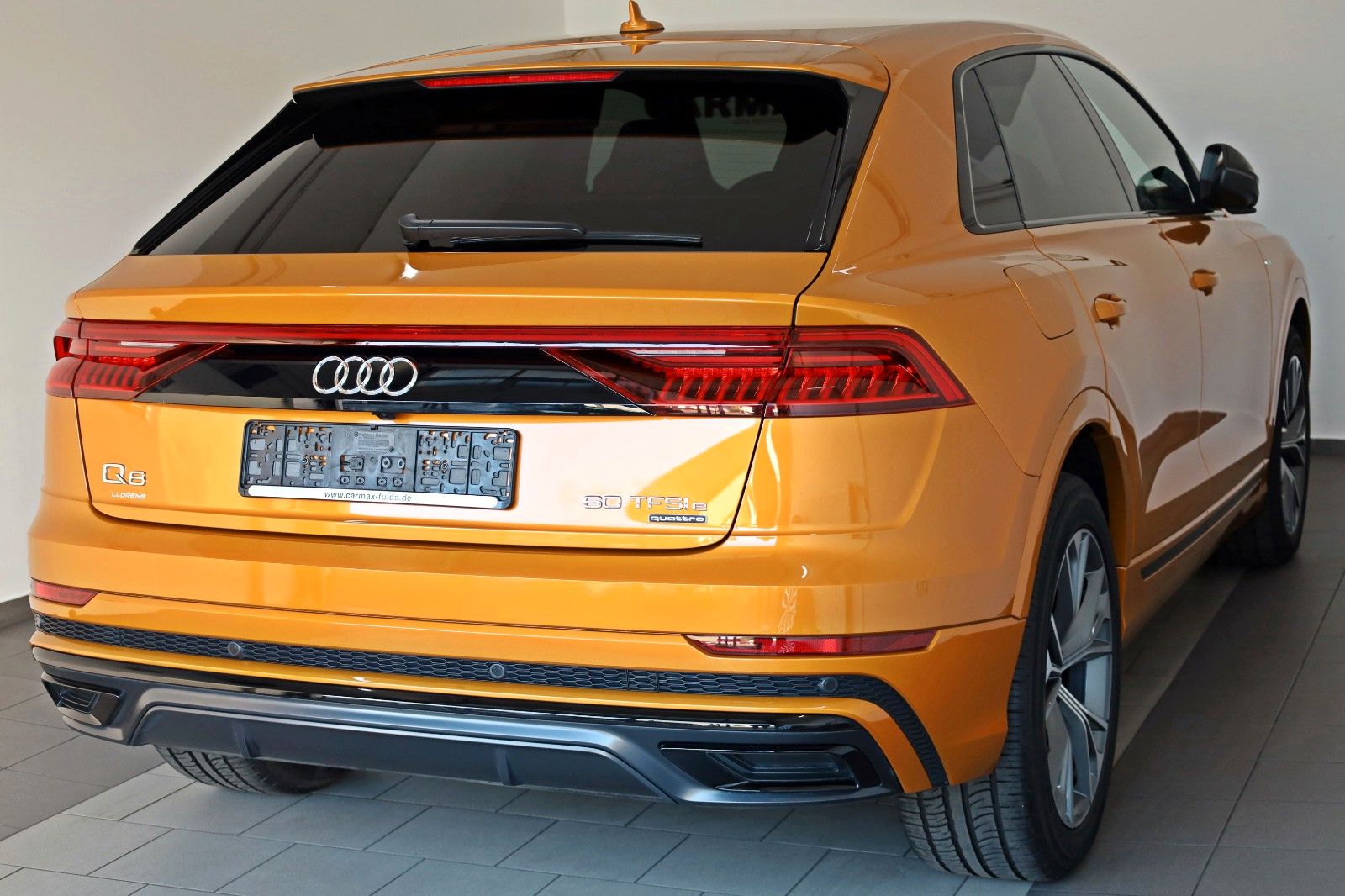 Fahrzeugabbildung Audi Q8 60 TFSI e quattro,S Line,Matrix, CarPlay, 21"