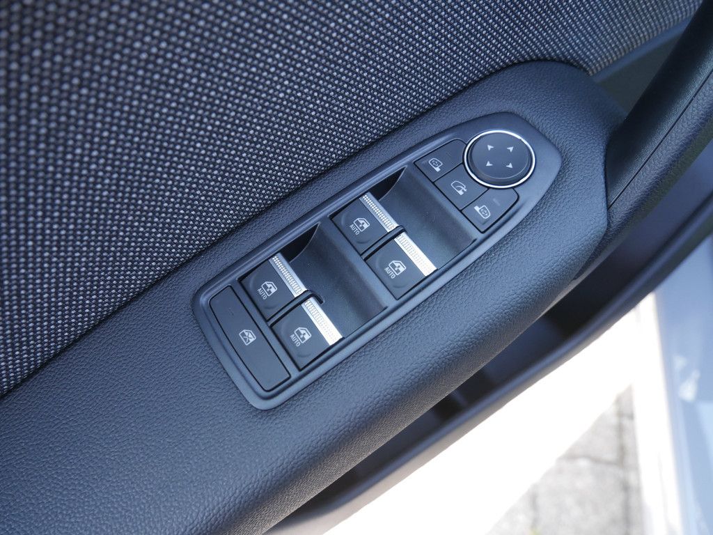 Fahrzeugabbildung Renault Captur Techno TCe 90 PDC SHZ KAMERA NAVI LED