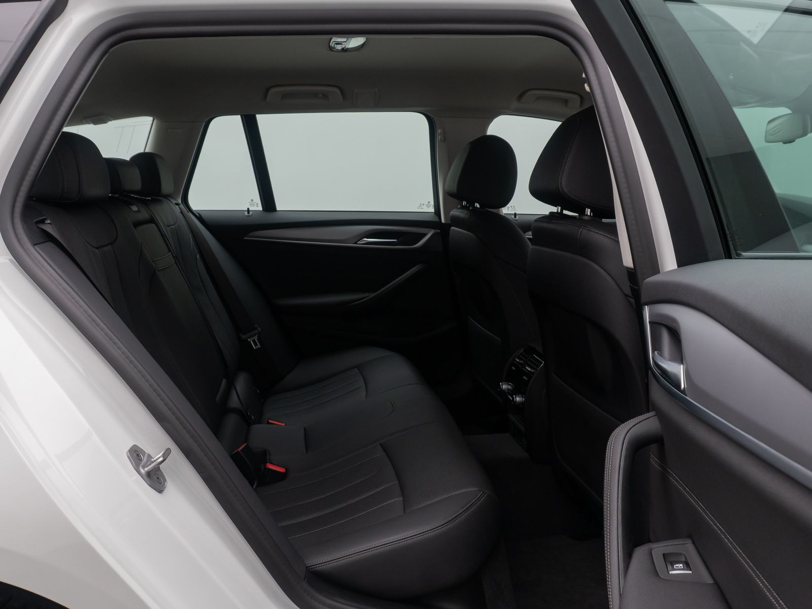 Fahrzeugabbildung BMW 520d Alarm AHK CockpitPlus Stop&go Kamera DAB