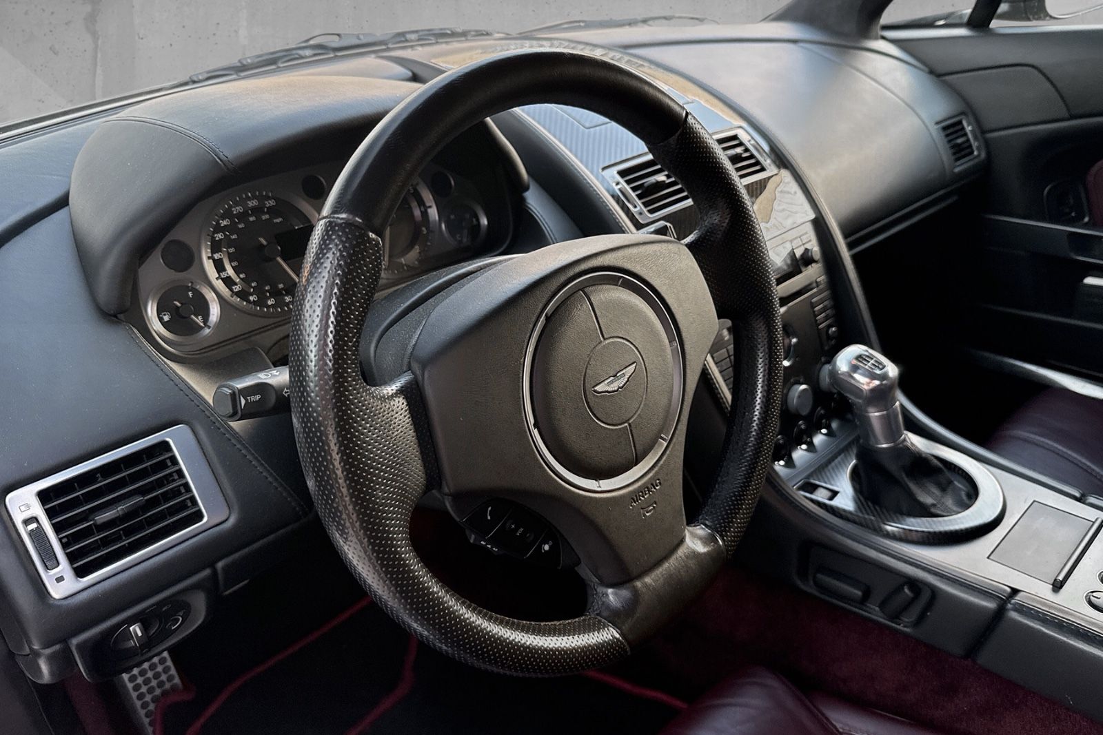 Fahrzeugabbildung Aston Martin V8 Vantage*Handschalter*Deutsches Auto