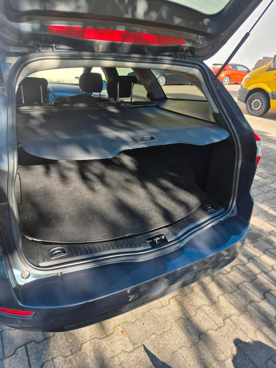Ford Mondeo 2011 — photo 10