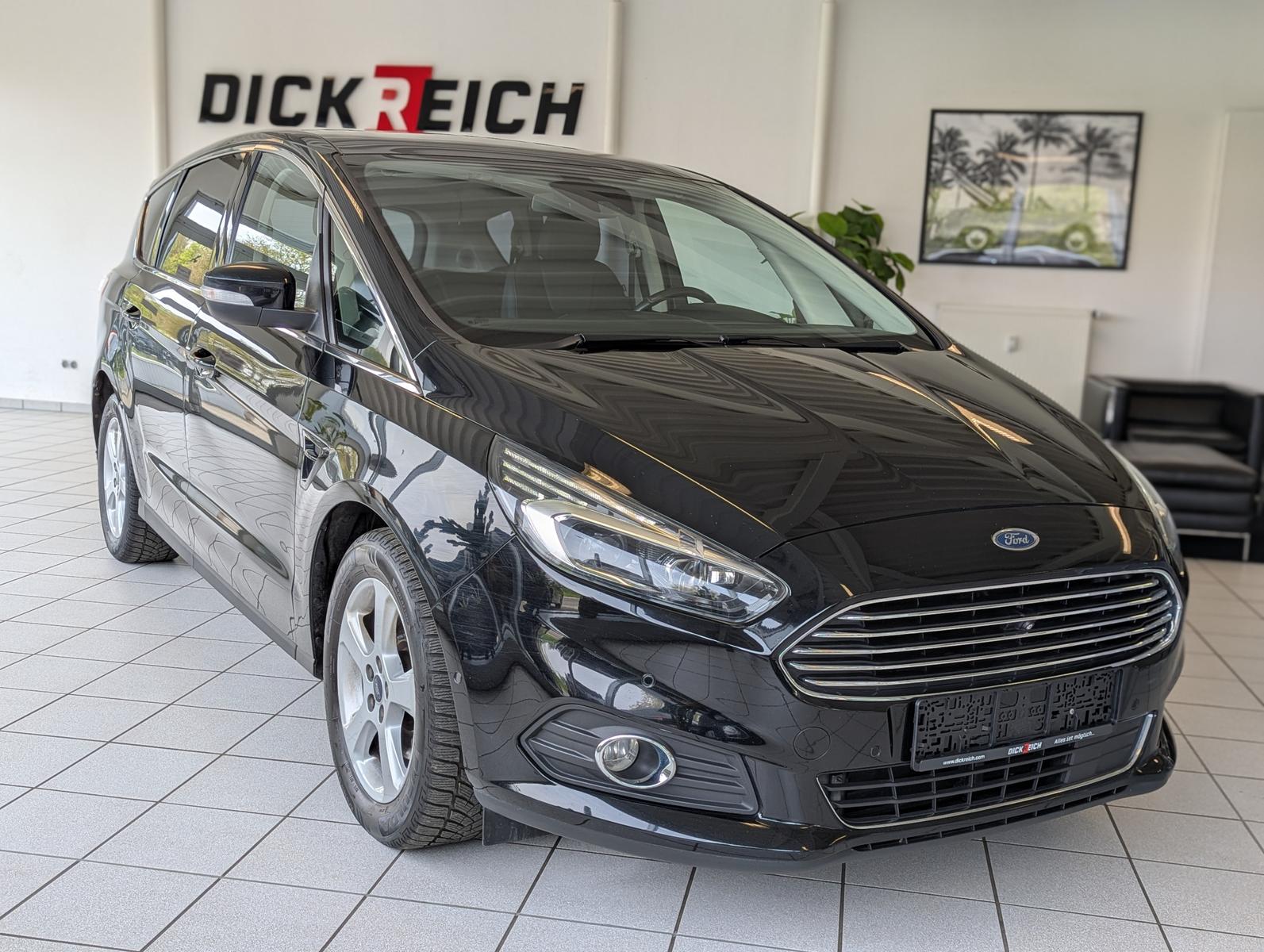 Ford S-MAX 2.0 TDCi Titanium Pano Kamera LED Leder 