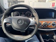 MERCEDES-BENZ S 63 AMG 4Matic L /Swarovski/Chauffeur-Paket/TV