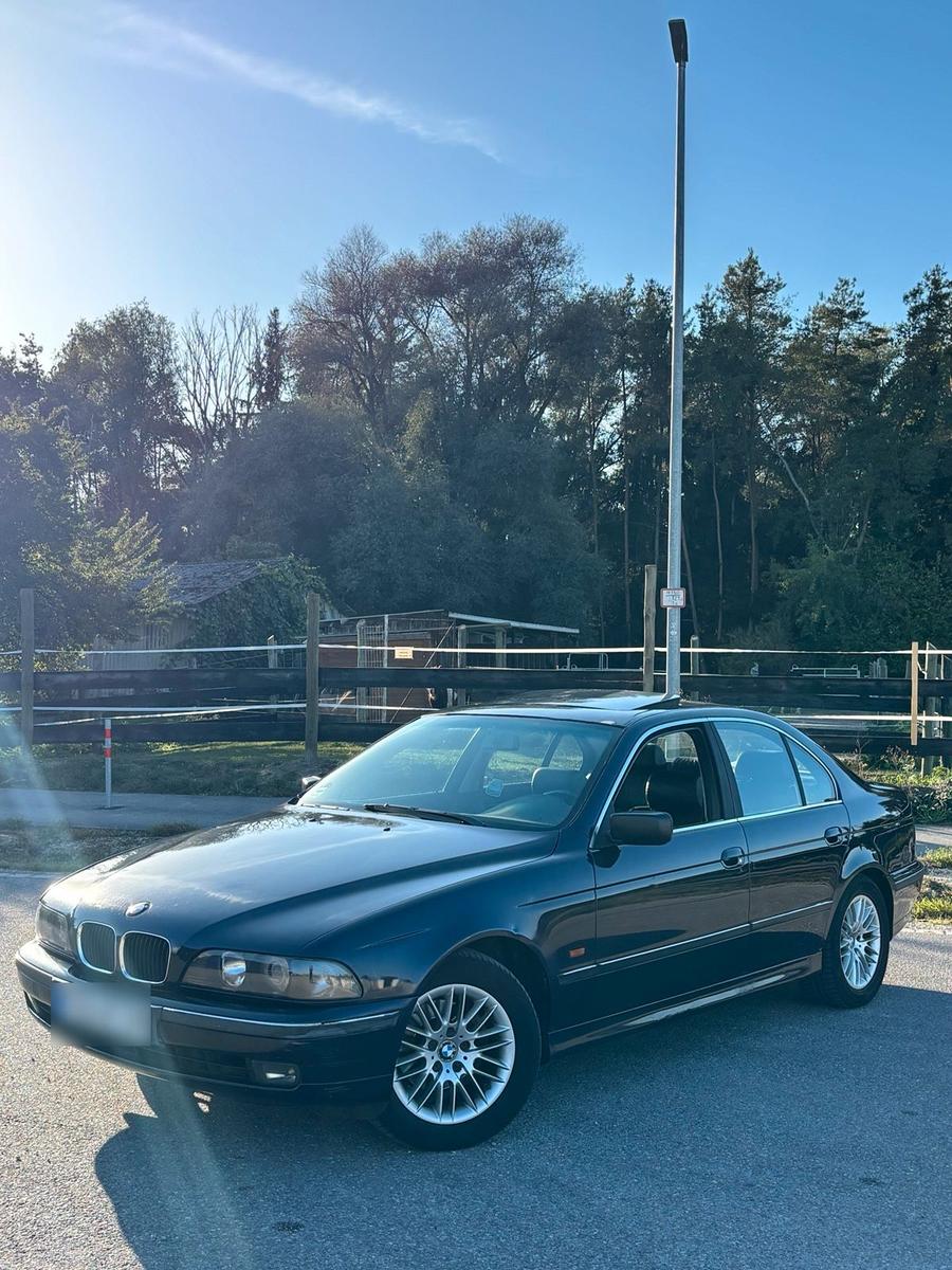 BMW 523