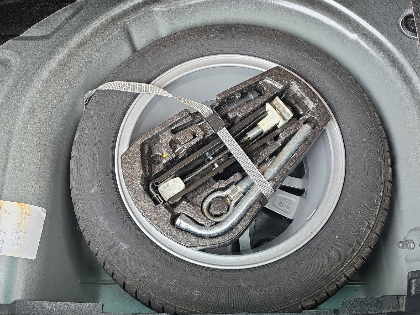 Fahrzeugabbildung Volkswagen Polo V Match 4-TÜRIG SHZ PDC LEDER