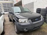 Ford Maverick Basis - Ford Maverick mit Benzin-Antrieb: Allradantrieb, Geländewagen, Klimaanlage