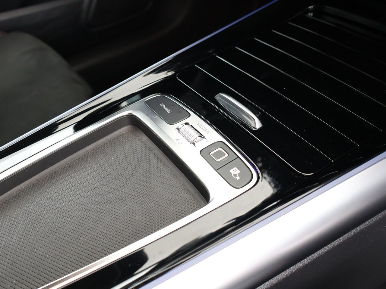 Mercedes-Benz GLA 180 Edition AMG AHK Distr. 360 Multibeam LED foto 19