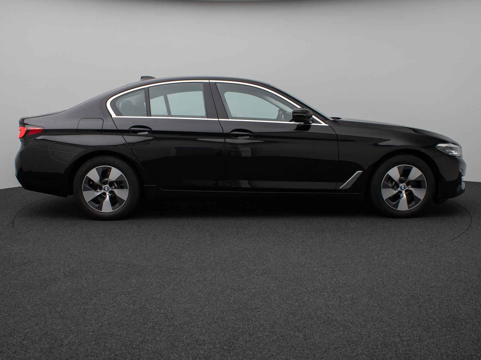 Fahrzeugabbildung BMW 530i Lim.DAB CockPitPro PDC Sitzhzg Alarm LED