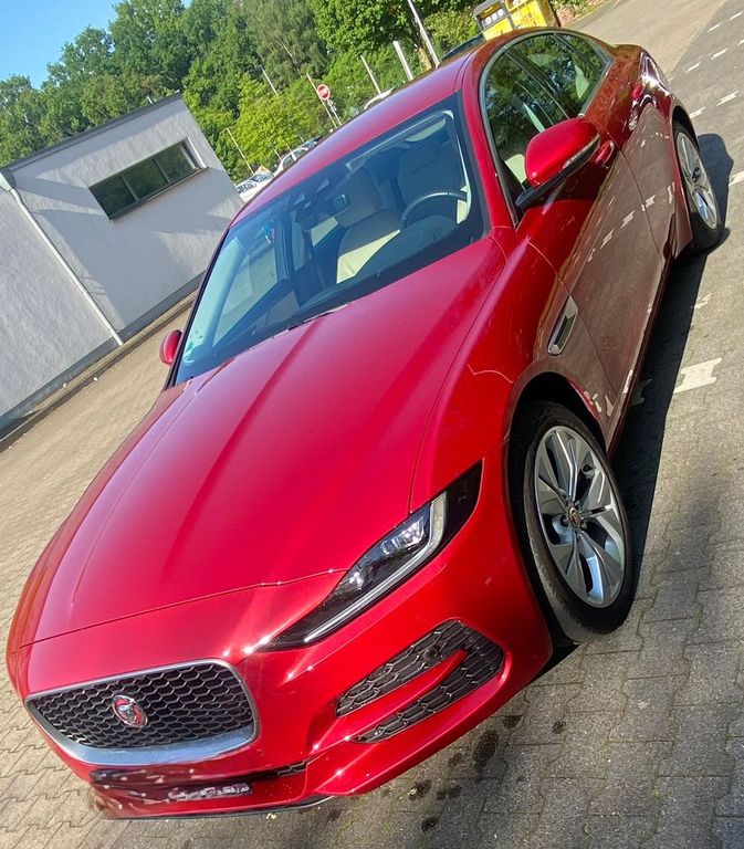 Jaguar XE