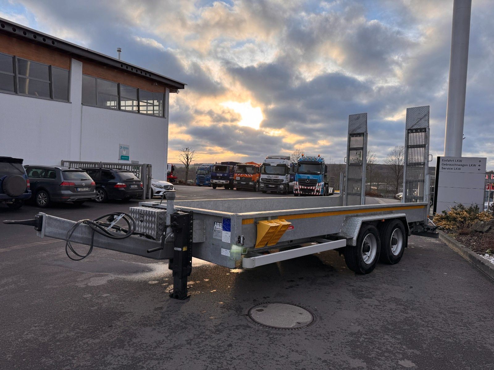 Fahrzeugabbildung Wörmann BauTL105.55/200 Rampen verzinkt