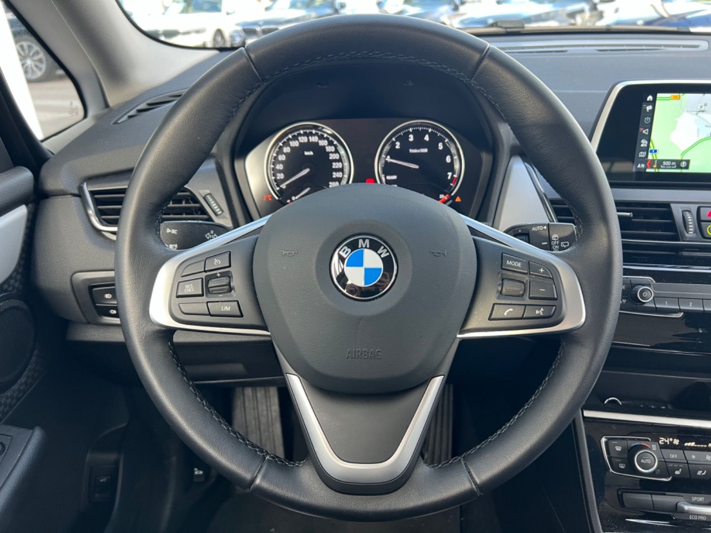 Fahrzeugabbildung BMW 218i Gran Tourer DKG Adv. GARANTIE bis 08/2027