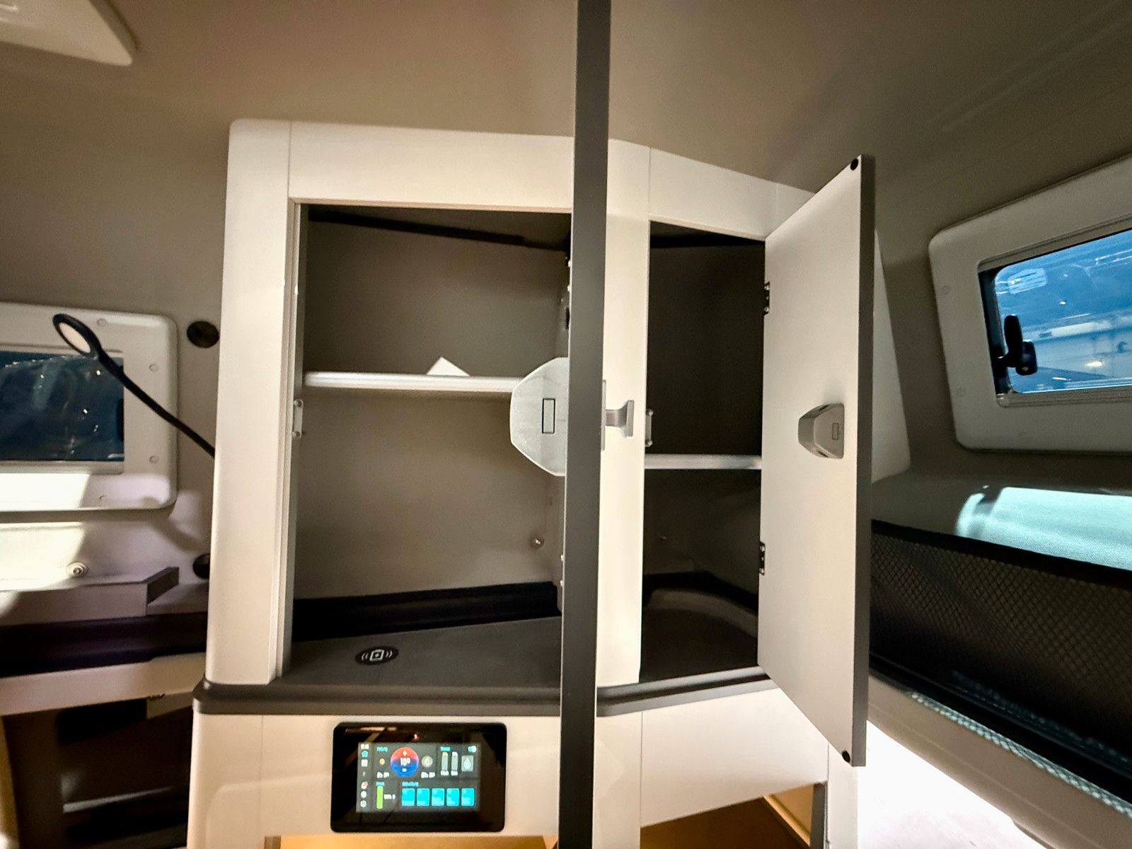 Vehicle image: Ford Nugget L2 high roof 2026 | New model V710