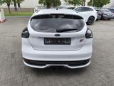 Ford Focus ST Bi-Xenon/H&R/Recaro/PDC/SHZ - Ford Focus: ST