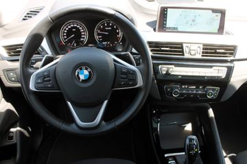 Fahrzeugabbildung BMW X2 sDr 20i Steptr. Adv Pano H&K HUD PDC LED WLan