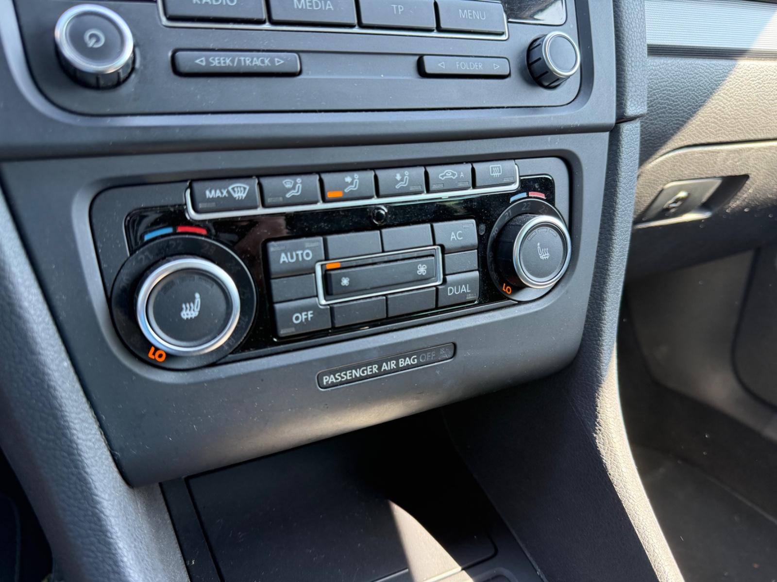 Volkswagen Golf 2012 — photo 13