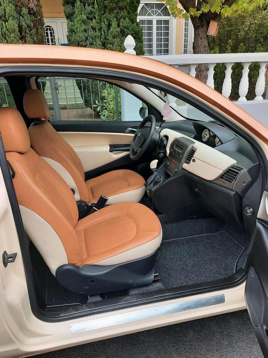 Lancia Ypsilon