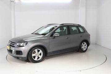 Volkswagen Touareg - 1