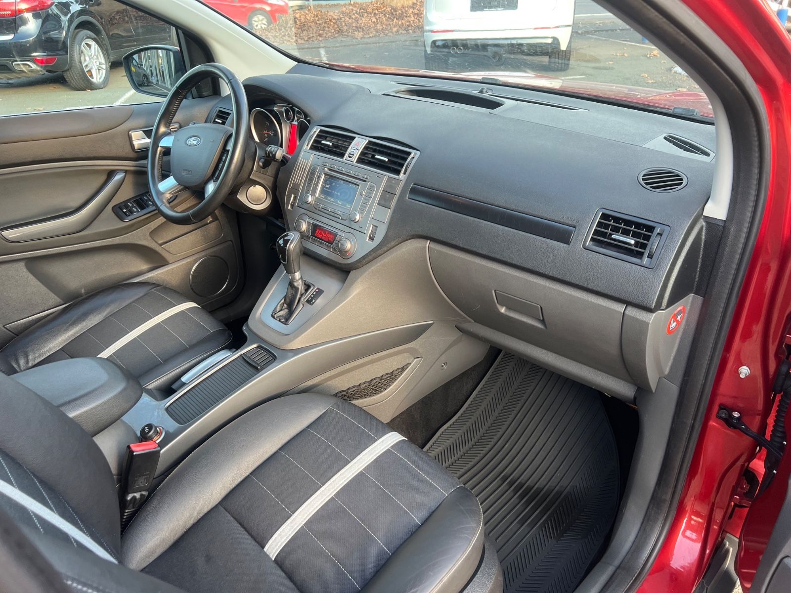 Fahrzeugabbildung Ford Kuga 2.5T Titanium * AUTOMATIK *