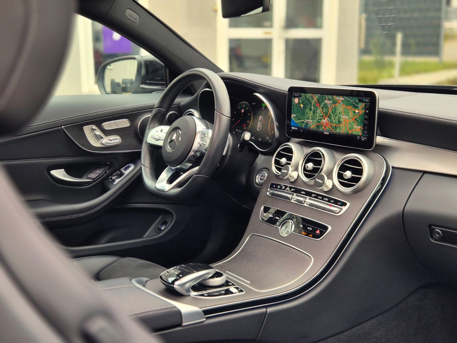 Mercedes-Benz C 300 Coupé 4Matic AMG Line Multibeam Virtual foto 23
