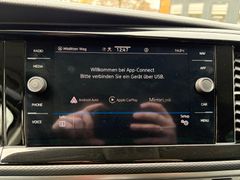Fahrzeugabbildung Volkswagen T6.1 Multivan lang 4MOTION DSG - Standhzg*Navi!!