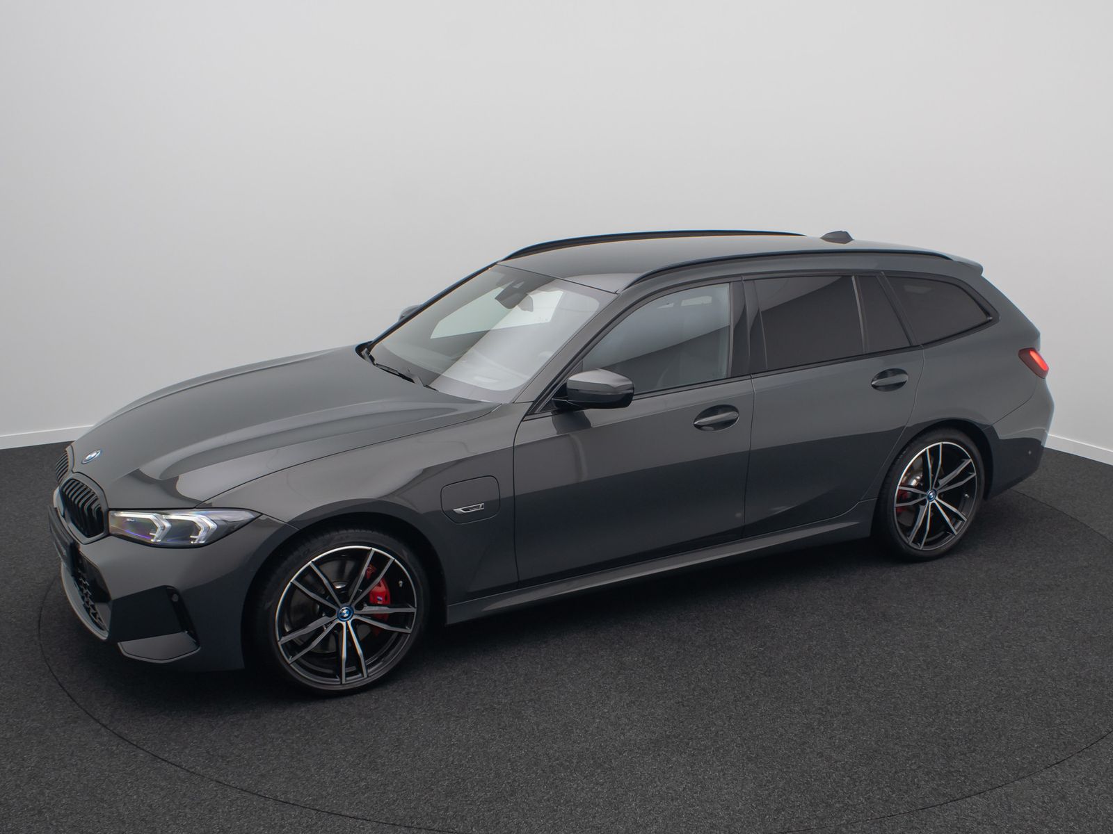 Fahrzeugabbildung BMW 330e xD M Sport HUD DAB Kamera HiFi Komf 19Zoll