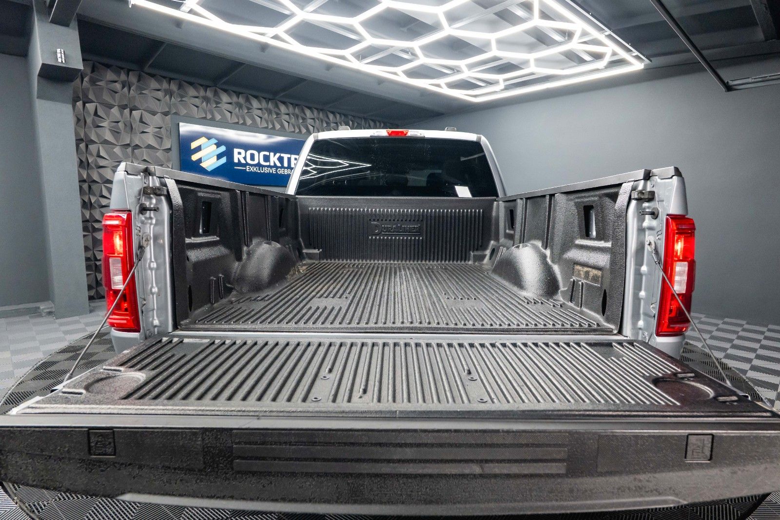 Fahrzeugabbildung Ford F150 5.0L V8 4x4 Offroad SuperCrew RAPTOR 19%