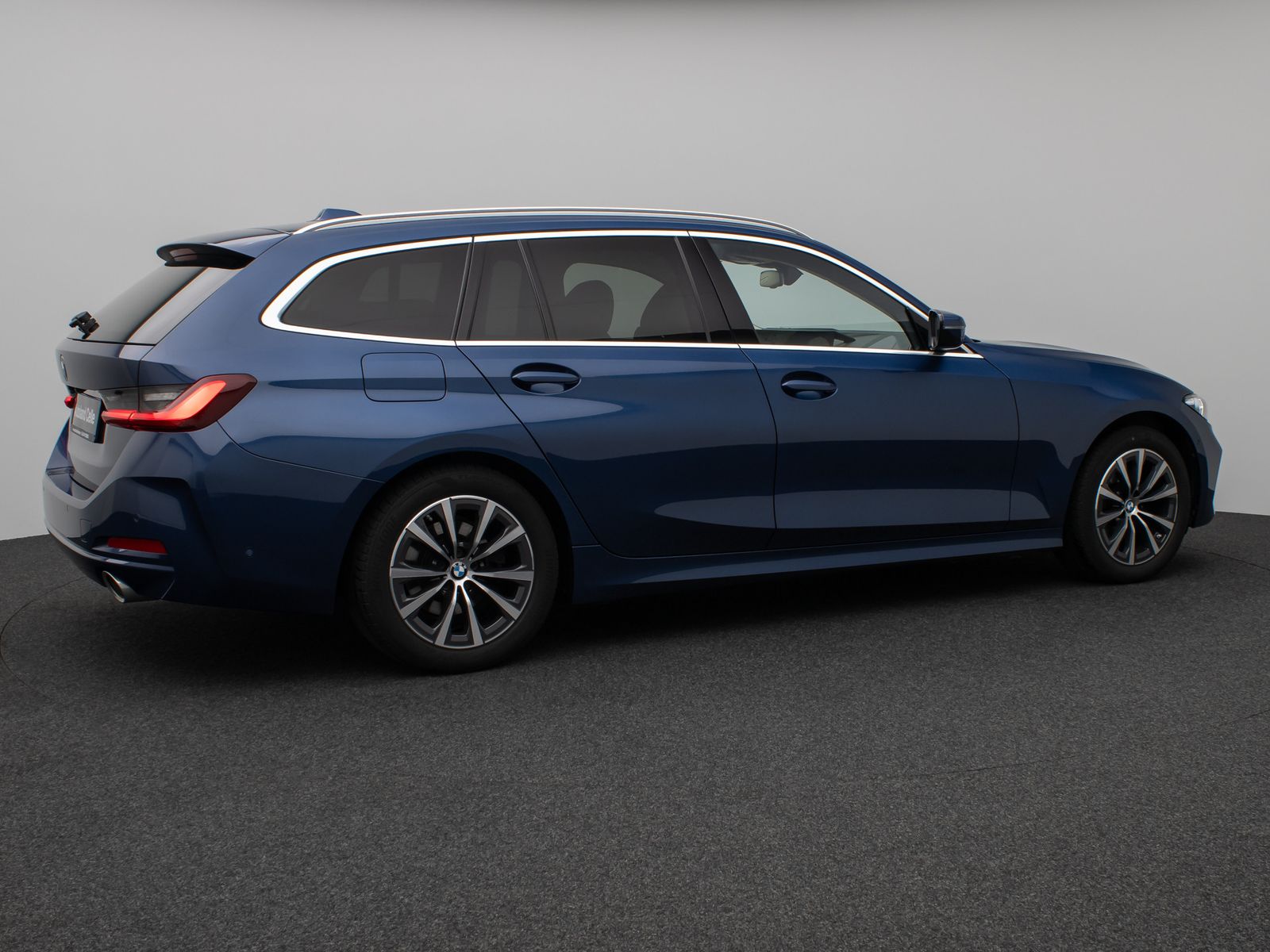 Fahrzeugabbildung BMW 320i Kamera HUD DAB H/K ACC Komfort Alarm Sport