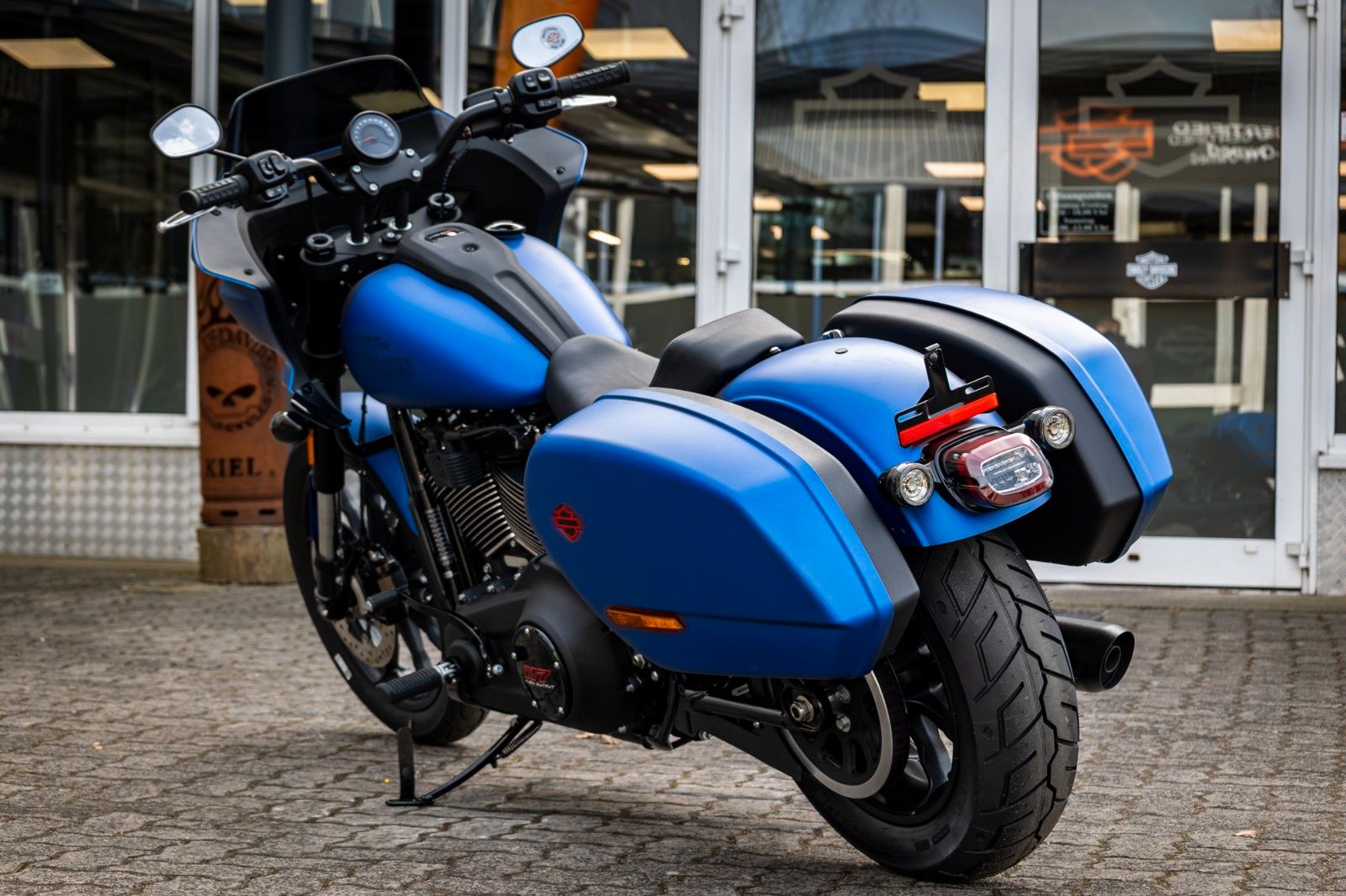 Fahrzeugabbildung Harley-Davidson FXLRST LOW RIDER ST 117 MY26