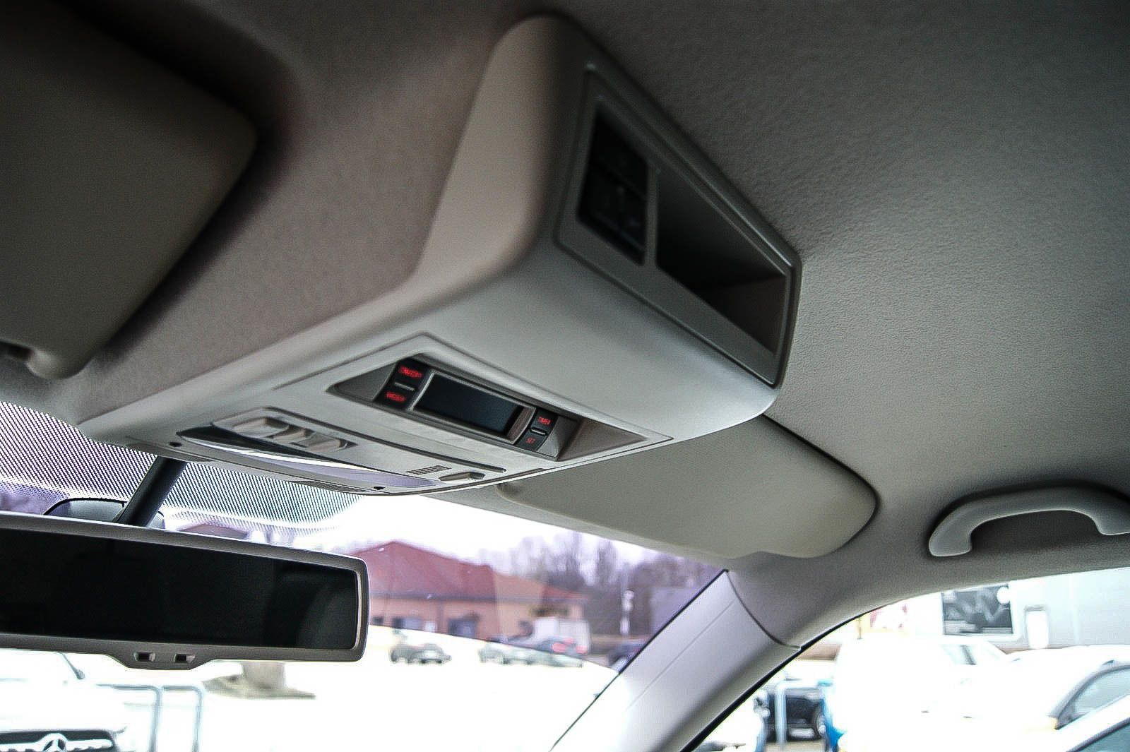 Fahrzeugabbildung Volkswagen T5 2.0TDI Mixto lang 4Motion DSG 5-SITZE ANHZV